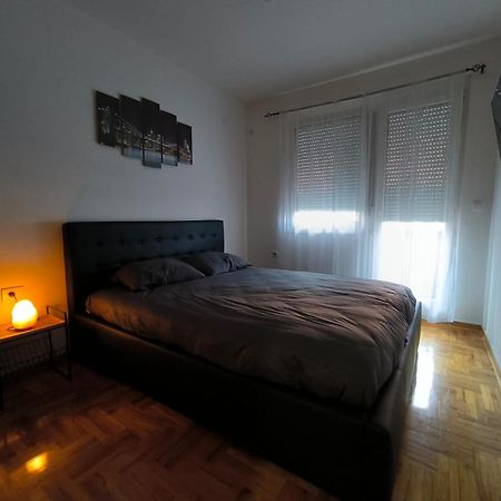 Apartman Zivic Ni Екстериор снимка
