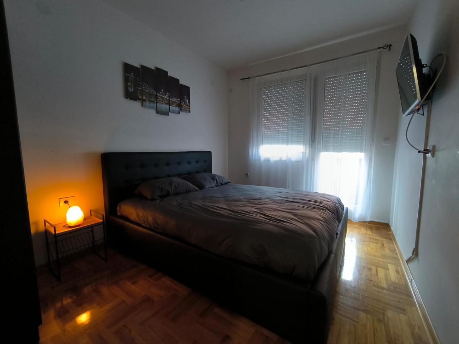 Apartman Zivic Ni Екстериор снимка