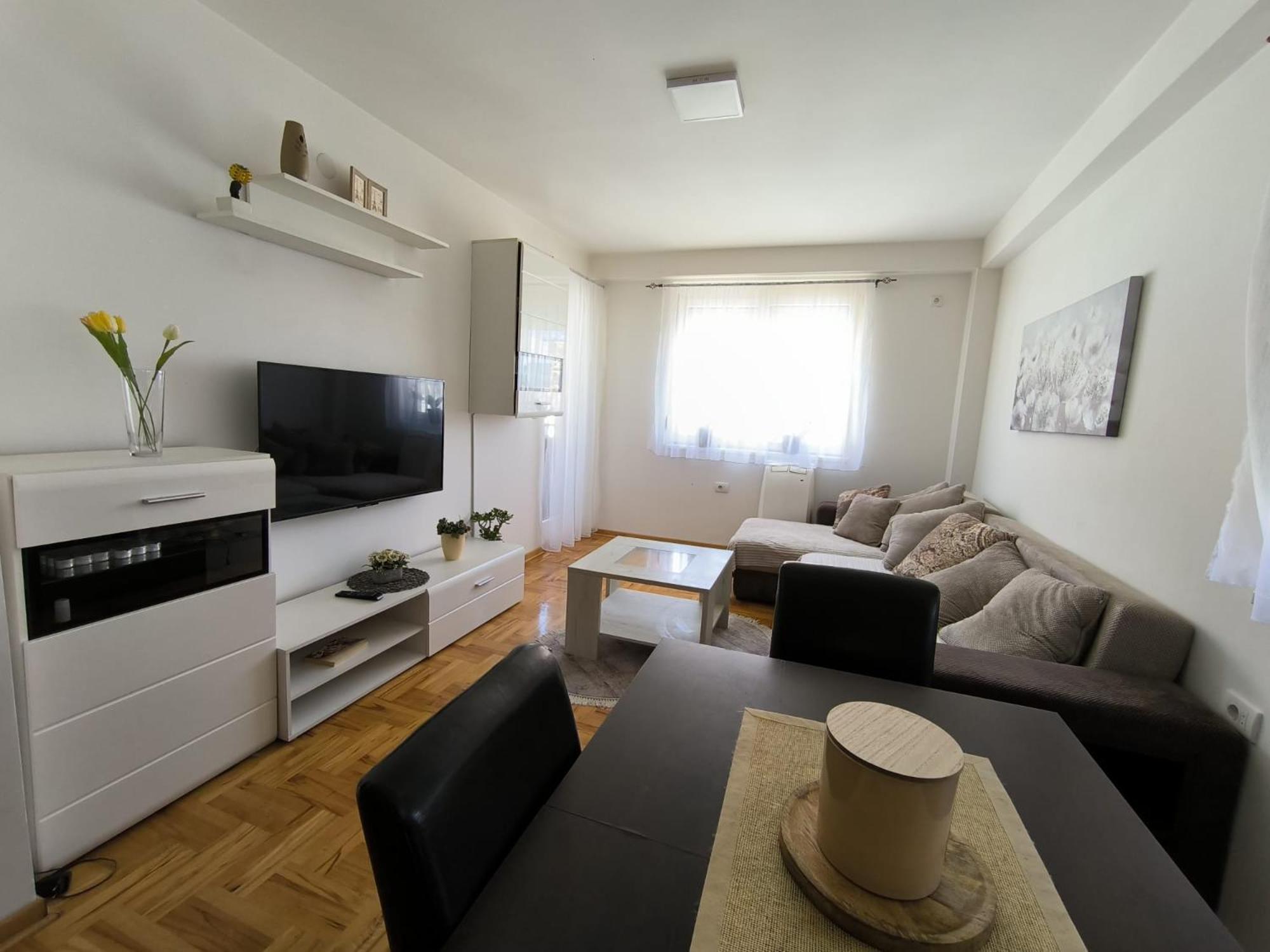 Apartman Zivic Ni Екстериор снимка